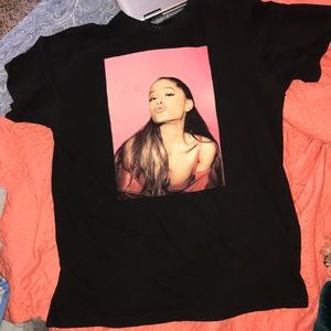 Ariana Grande dangerous woman tour t-shirt